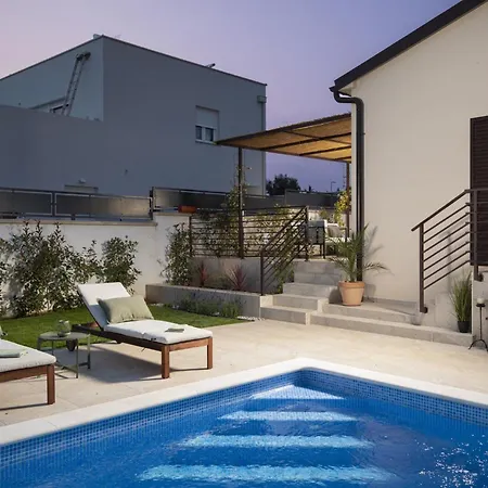 بيت للعطل Ridollin By Interhome