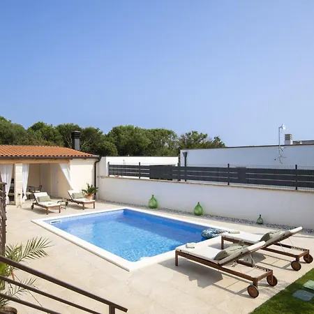 Ridollin By Interhome بولا
