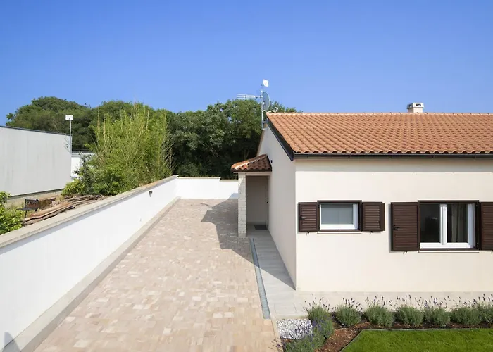 بيت للعطل Ridollin By Interhome *